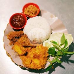 Nasi Telor Dadar Serundeng