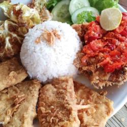 Paket Super Kenyang ( Nasi   Ayam   Tempe Crispy   Kol Goreng )