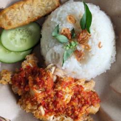 Komplit Nasi Uduk   Ayam Geprek Rempah Gratis Es Teh