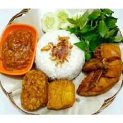 Nasi Pecel Ayam Tempe Tahu