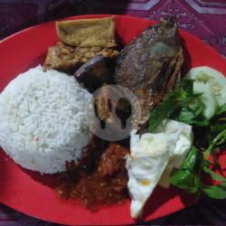 Nasi Mujaer   Tahu   Tempe   Terong   Lalapan