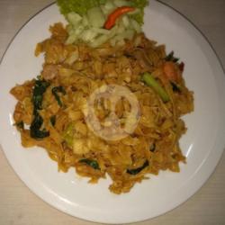 Kwetiaw Goreng Ayam/seafood