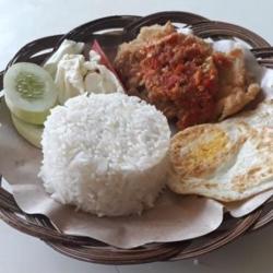 Nasi   Ayam Geprek   Telor   Tahu Tempe   Sambal