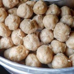 Bakso Ekstra   Es Teh   Pangsit   Kecap Saus Sambal