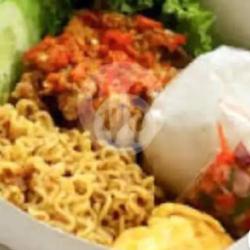 Ayam Penyet Pake Nasi   Indomie Goreng