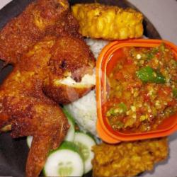 Beli 1 Gartis 1 Paket Ayam Goreng Tempe Goreng