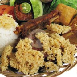 Nasi Kremes Bebek Goreng/bakar