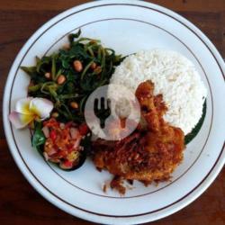 Ayam Betutu Goreng Nasi  Plecing Kangkung