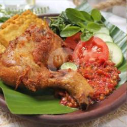 Ayam Goreng Fre Tahu Tempe Sambal Geprek