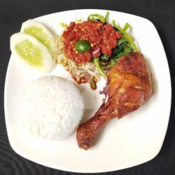 Paket Ayam Goreng  Nasi  Plecing