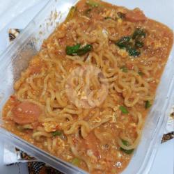 Mie Nyemek Sosis Telor