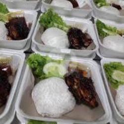 Paket Hemat Nasi Kotak Ayam Bakar   Lalap Sambal