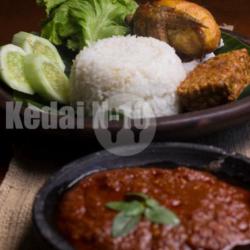 Nasi Lalapan Ayam   Tempe