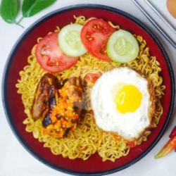 Indomie Ayam Bakar Telor