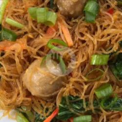 Bihun Tumis Bakso   Air Mineral