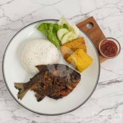 Nasi Ikan Bawal Sayur Asem