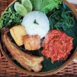 Nasi Spesial Ikan Panggangan Pari Telur Sambel