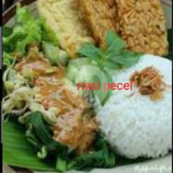 Nasi Pecel Ponorogo  Sayur Lodeh   Tahu Tempe