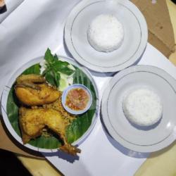 Nasi Dada Sayap Kremes