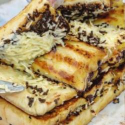 Roti Bakar Kasino Selai Kacang   Messes   Keju