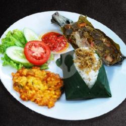 Nasi Liwet Teri Medan Pepes Peda