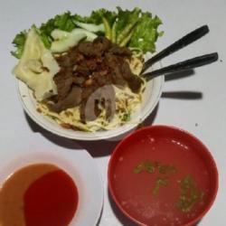 Pangsit Mie Daging Sapi