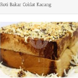 Roti Bakar Coklat Campur Kacang