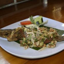 Lele Goreng Bumbu Karedok