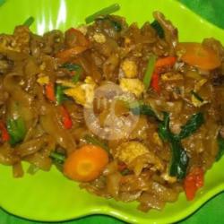 Kwetiau Goreng / Kuah Kikil