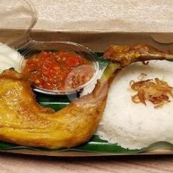 Paket Ayam Pejantan Goreng Komplit