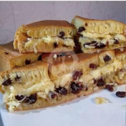 Keju Kismis Susu