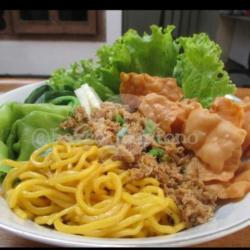 Mie Wortel Ayam