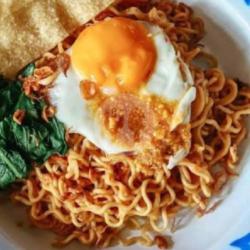 Mie Pedas   Telur