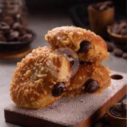 Hazelnut Crispy Donat