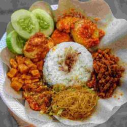 Nasi Uduk Telor Balado Jengkol Kentang Balado