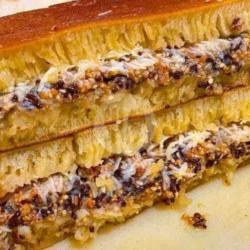 Martabak Keju Kacang Coklat Susu