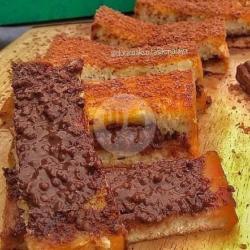 Roti Bakar Jumbo Coklat Kriuk Meleleh