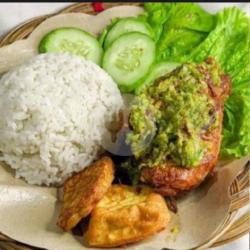 Nasi Putih Ayam Goreng Cabe Ijo Es Good Day