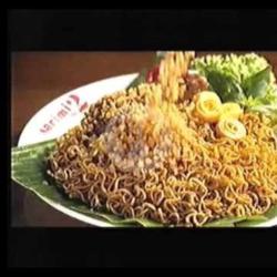 Sarimi Duo Mie Goreng Rasa Ayam Kremes   Telur