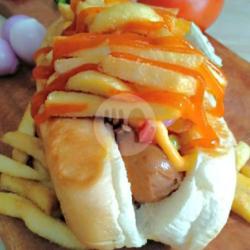 Hotdog Extra Frenchfries With Sambal Dabu Dabu