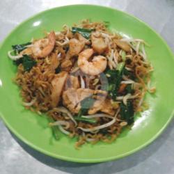 Mie Pangsit Goreng Seafood