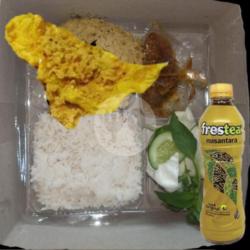 Frestea Nusantara - Nasi Kotak Telur Goreng Kremes