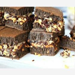 Martabak Brownies Kacang Coklat