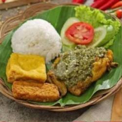 Ayam Penyet Nasi Liwet