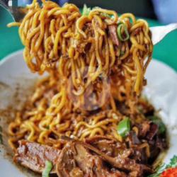 Mie Goreng Tulang Rusuk