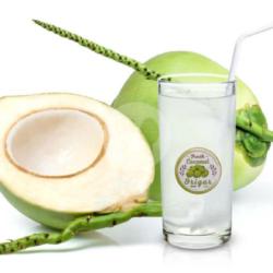 1 Butir Kelapa Muda Isi Daging Tipis