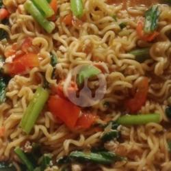 Mie Nyemek Indomie Tanpa Telur