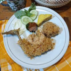 Ayam Sarang Telur