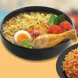 Indomie Rebus Telur Ayam Goreng