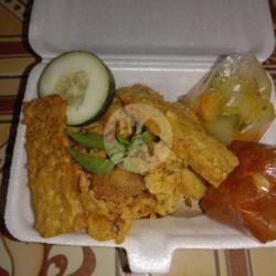 Ayam Krispy Geprek Sambal Rica   Tempe   Sayur